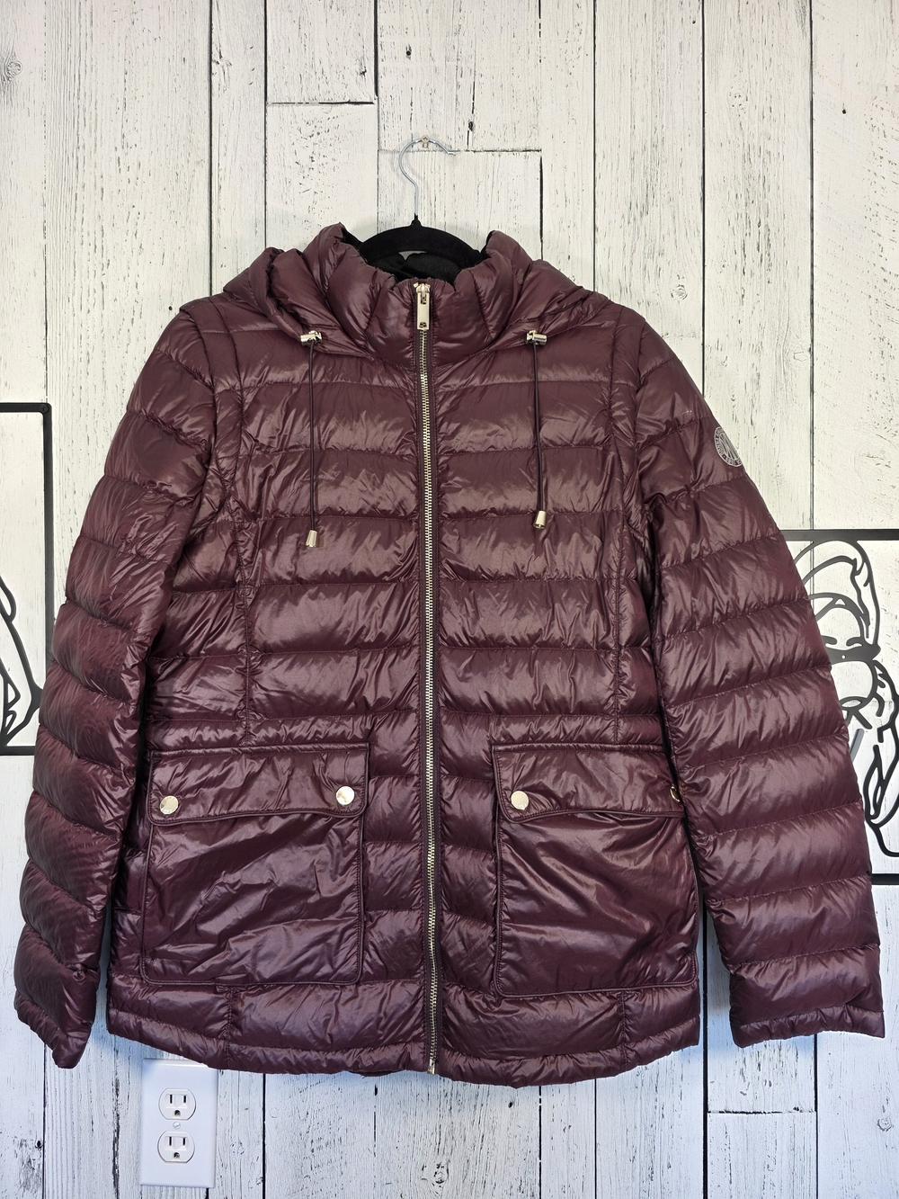 DKNY Burgundy Duck Down Hooded Puffer Jacket Size Medium Gold Hardware